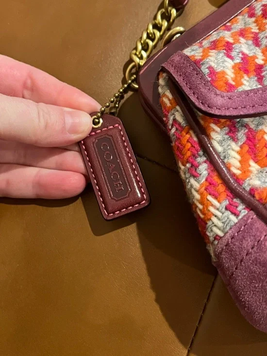 COACH Vintage Houndstooth Tweed & Suede Mini Kisslock Bag - Picture 9 of 11